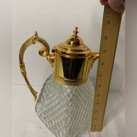 VINTAGE BARWARE | Wine/Liquor/Water Decanter, Decanter with Ornate Metal Top - Picture 7 of 8